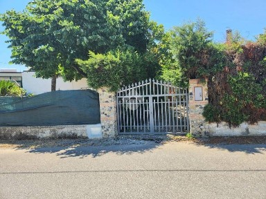 Villa a schiera Località Baia dei Canonici, Villaggio Le Roccelle, Borgia
