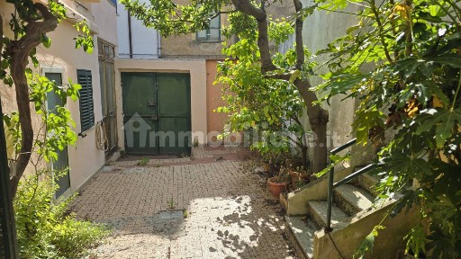 Nuoro, Via Francesco Sulis, 31