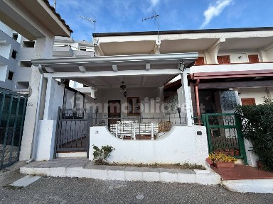 Villa a schiera via Principale Caminia Alta, Caminia, Stalettì