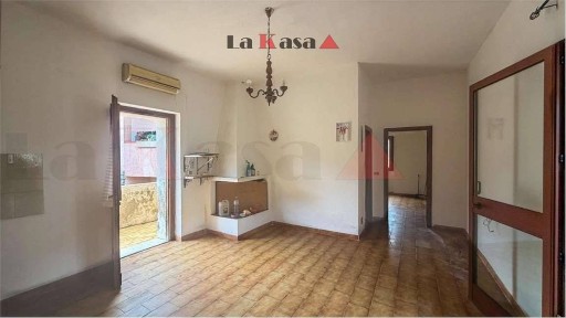 Terratetto unifamiliare 85 m², da ristrutturare, Brunella, Concas, Torpè