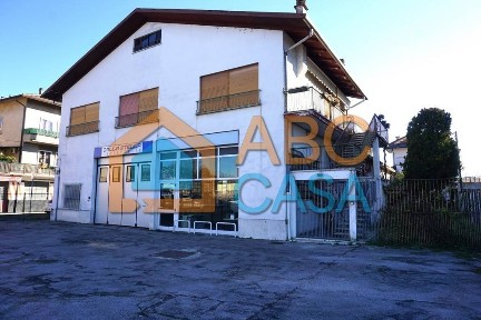 Capannone in Vendita