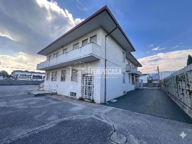 Capannone in Vendita
