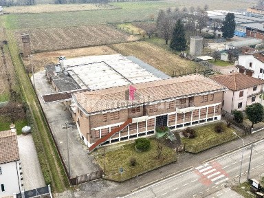Capannone in Vendita
