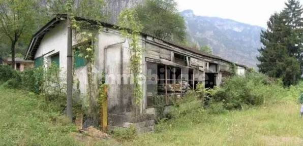 Capannone all'asta via Giarre di Sicilia 1, Valbrenta