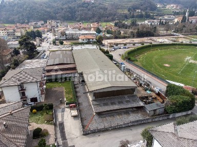 Capannone in Vendita