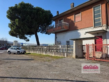Capannone in Vendita