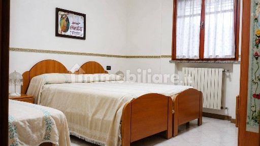 Trilocale buono stato, piano rialzato, Centro, Cervia