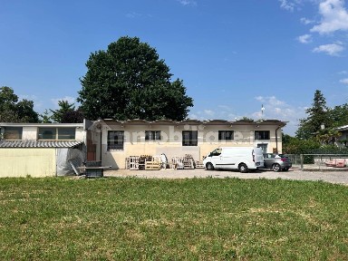 Capannone in Vendita