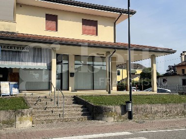 Locale commerciale in Affitto