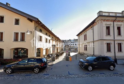 Locale commerciale in Affitto
