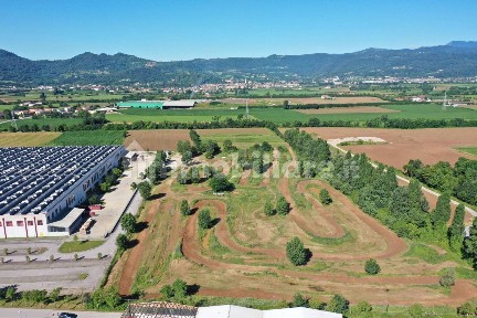 Capannone in Vendita