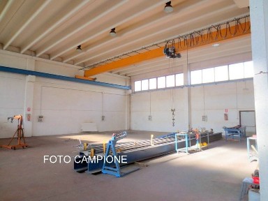 Capannone in Vendita