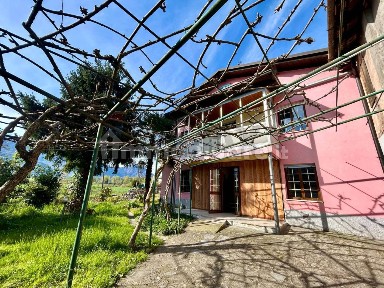 Terratetto unifamiliare 215 m², da ristrutturare, Centro, Costa Volpino
