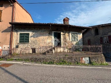 Terratetto plurifamiliare via monte adamello 2, Centro, Solto Collina