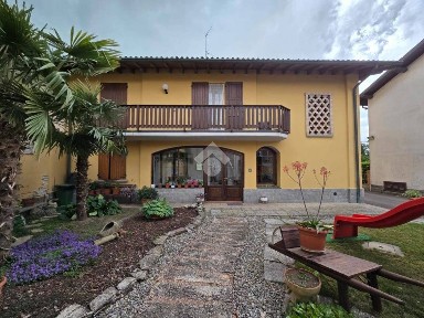 Terratetto unifamiliare via Pascolo 100, Centro, Romano di Lombardia
