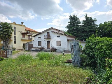 Montello, Via L. Ariosto, 6