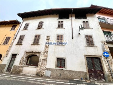 Gandino, VIA IV NOVEMBRE, 35