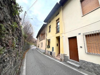 Terratetto plurifamiliare via San Carlo 26, Centro, Costa Volpino