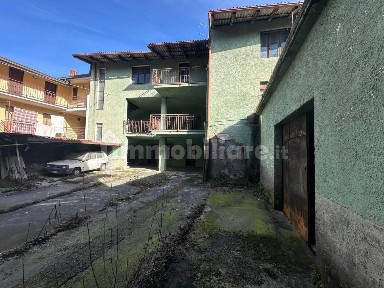 Terratetto plurifamiliare via Enrico Toti 31, Centro, Cene