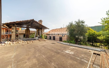 Terratetto plurifamiliare via Roma, Centro, Ranica