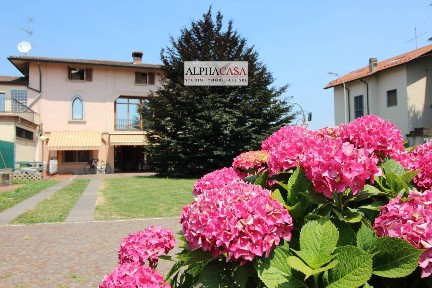 Terratetto unifamiliare via Roma 92, Centro, Bonate Sopra