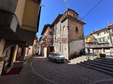 Terratetto unifamiliare via Vittorio Emanuele 3, Centro, Castione della Presolana
