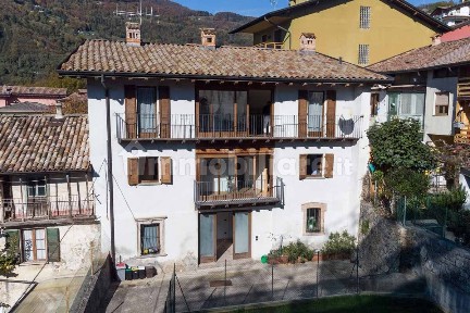 Casnigo, Via Luigi Cadorna, 22