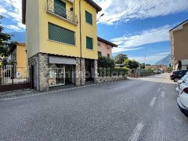 Locale commerciale in Affitto