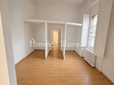 Locale commerciale in Affitto
