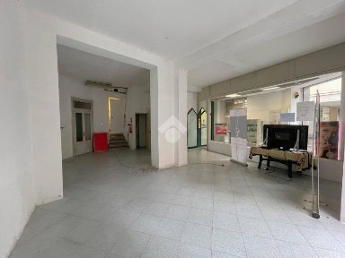 Locale commerciale in Affitto