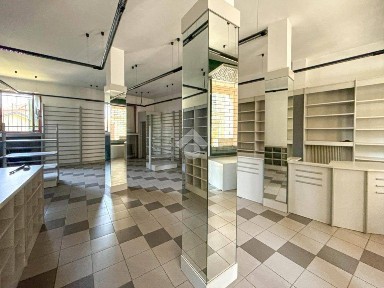 Locale commerciale in Affitto
