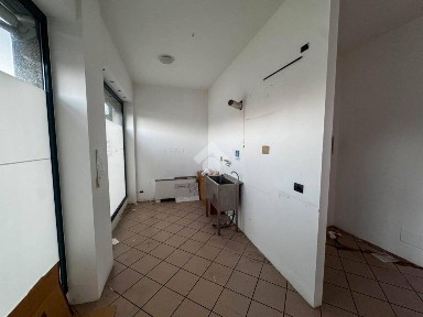 Locale commerciale in Affitto