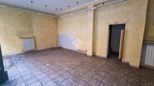 Locale commerciale in Affitto
