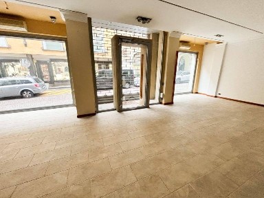 Locale commerciale in Affitto