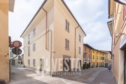 Locale commerciale in Affitto