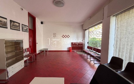 Locale commerciale in Affitto