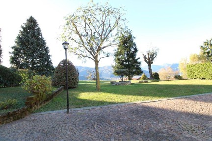 Locale commerciale in Affitto