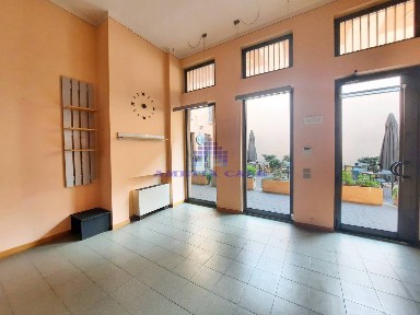 Locale commerciale in Affitto