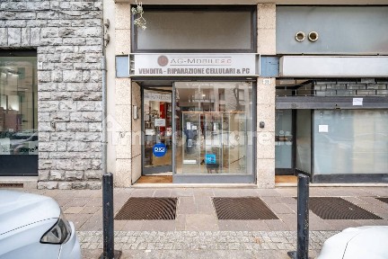 Locale commerciale in Affitto