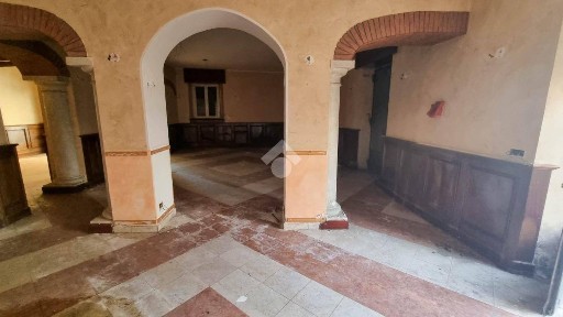 Locale commerciale in Affitto