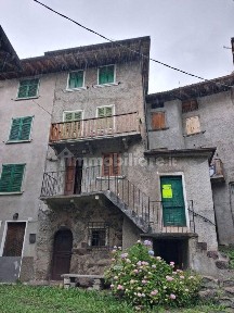 Terratetto unifamiliare via Capovalle, Roncobello
