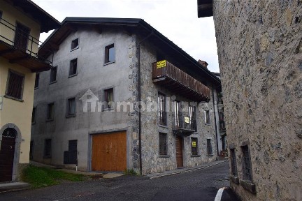 Terratetto plurifamiliare via Grimoldo, Centro, Oltre il Colle
