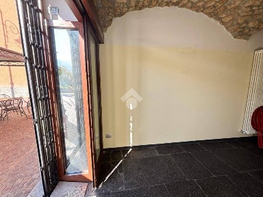 Locale commerciale in Affitto