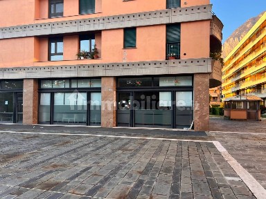 Locale commerciale in Affitto