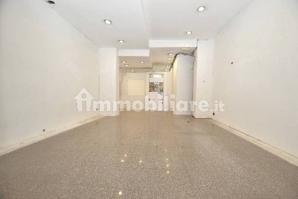 Locale commerciale in Affitto