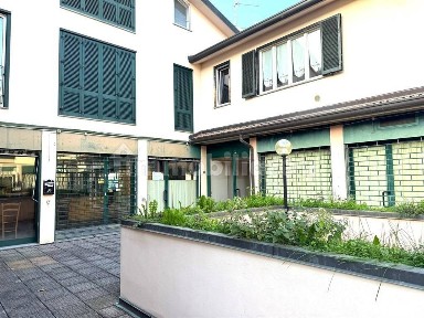 Locale commerciale in Affitto