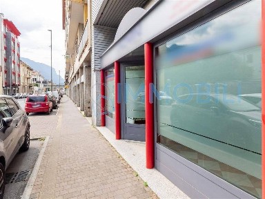Locale commerciale in Affitto