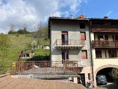 Clusone, Via Fiorine, 70