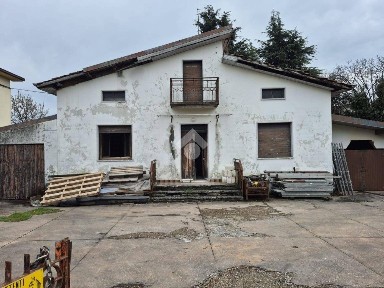 Terratetto unifamiliare via Carducci 26, Montello