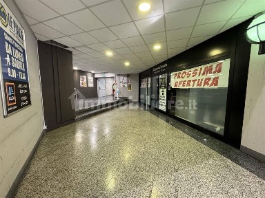 Locale commerciale in Affitto